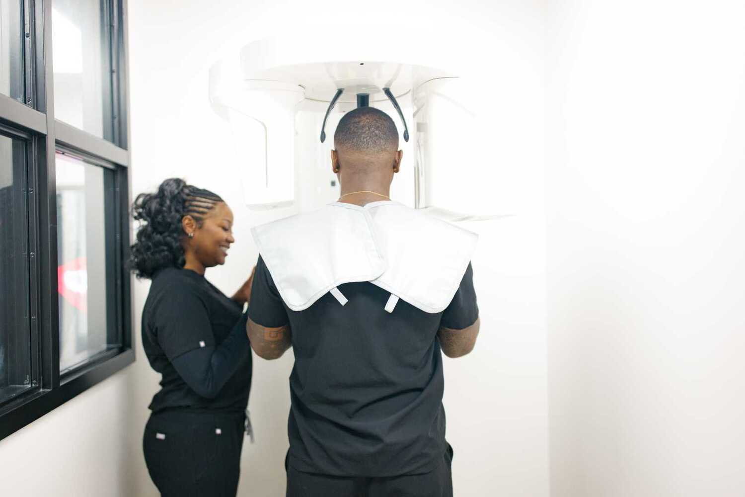 Perl Smile Co Chipped tooth 